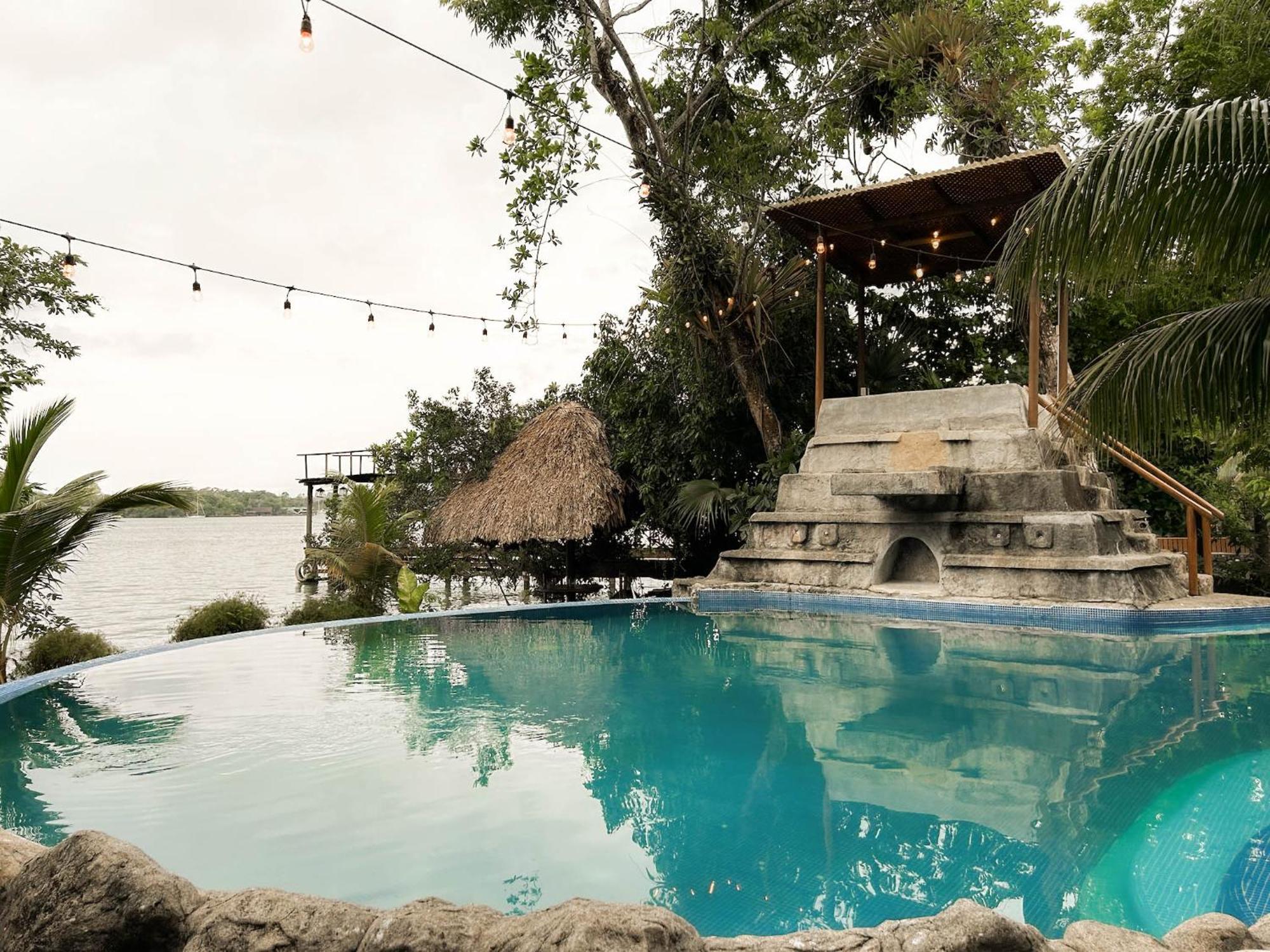 Casa Caribe Hotel Rio Dulce Exterior photo